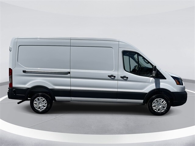 2025 Ford Transit photo 3