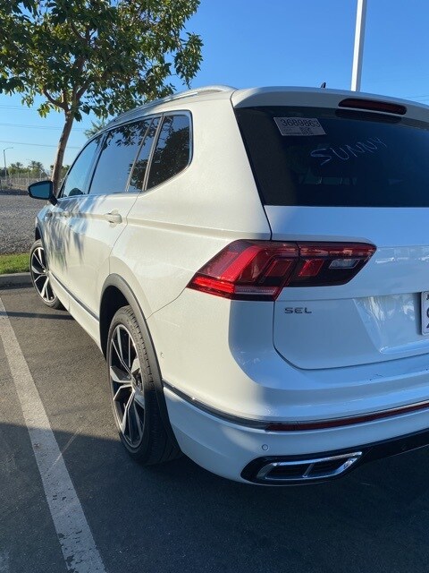 2022 Volkswagen Tiguan SEL Premium R-Line photo 2