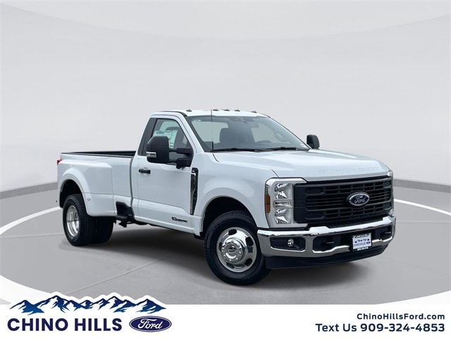 2026 Ford F-350 Super Duty XL's photo