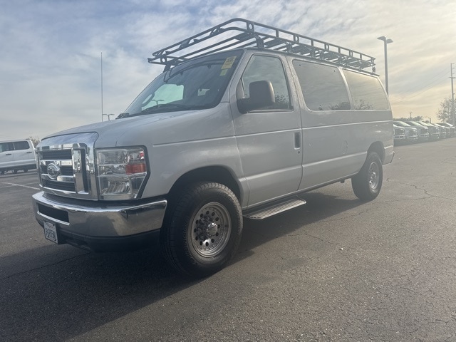 2013 Ford E-Series Econoline Wagon XLT's photo