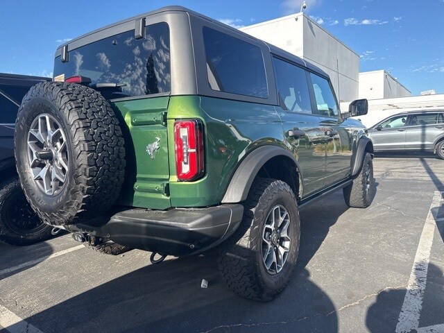 2023 Ford Bronco Badlands photo 2