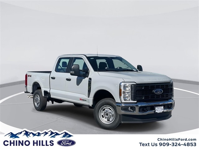 2026 Ford F-350 Super Duty XL's photo