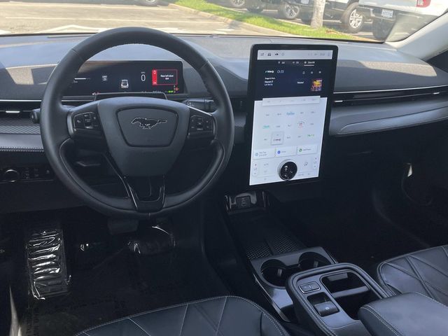 2025 Ford Mustang Mach-E Select photo 6