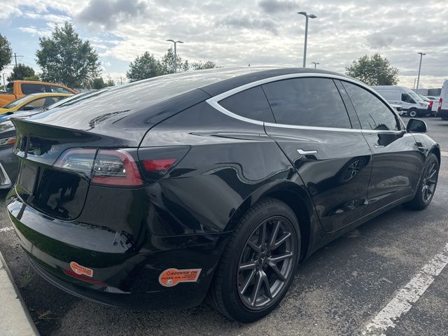 2020 Tesla Model 3 Standard Range Plus photo 3