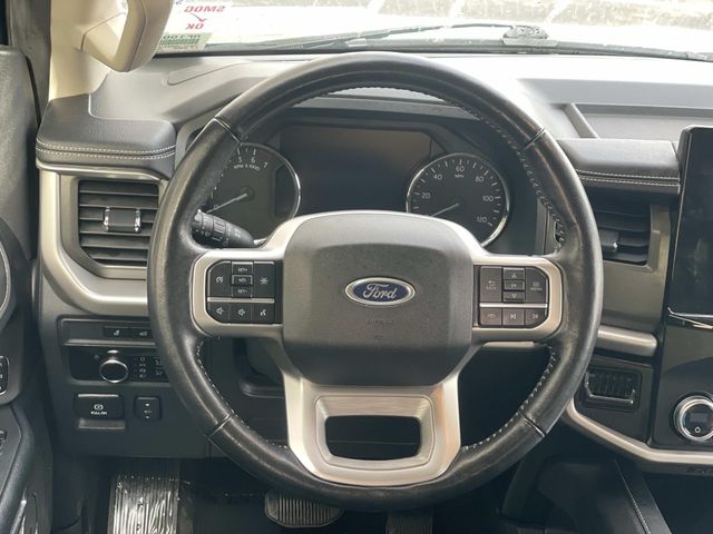 2024 Ford Expedition XLT photo 3