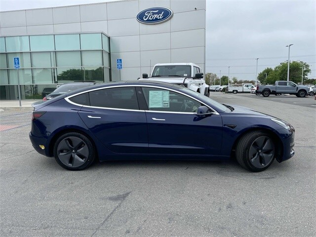 2019 Tesla Model 3 Standard Range Plus photo 3