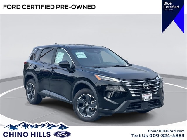 2024 Nissan Rogue SV's photo