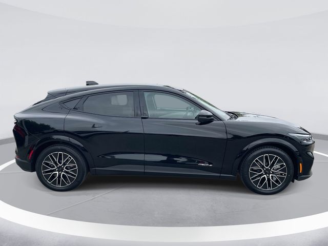 2025 Ford Mustang Mach-E Premium photo 4