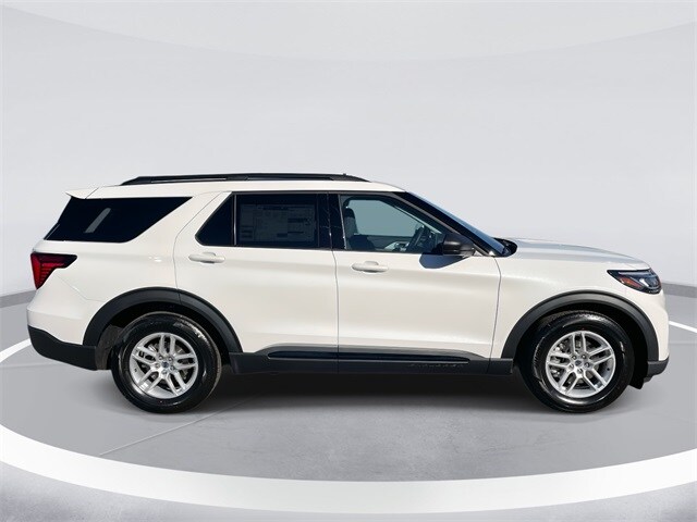 2026 Ford Explorer photo 3