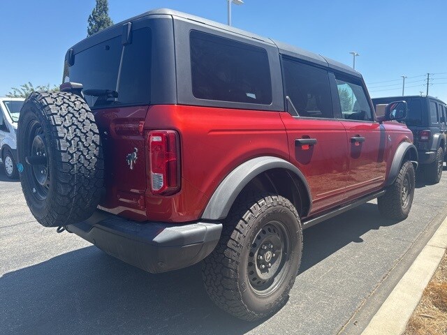 2023 Ford Bronco Black Diamond photo 3