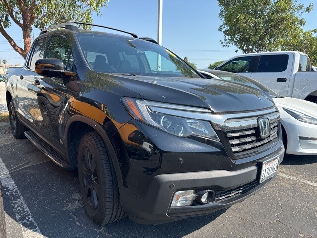 2020 Honda Ridgeline Black Edition photo 3