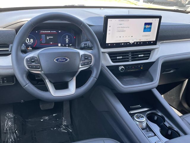 2025 Ford Explorer Active photo 6