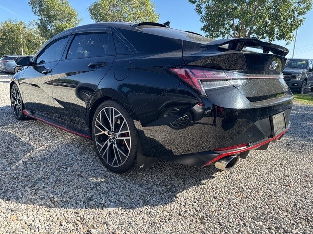 2022 Hyundai Elantra Base photo 2