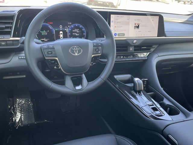 2026 Toyota Crown XLE photo 6