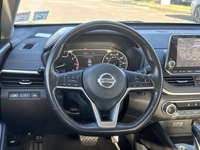 2022 Nissan Altima 2.5 SR photo 3