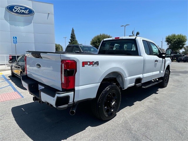 2025 Ford F-350 XL photo 4