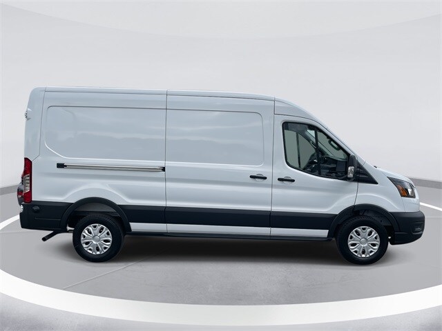 2025 Ford Transit photo 3