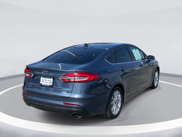 2019 Ford Fusion SE photo 4