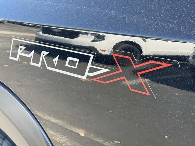 2022 Nissan Frontier PRO-X photo 3