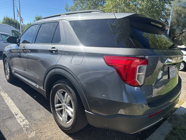 2023 Ford Explorer XLT photo 2