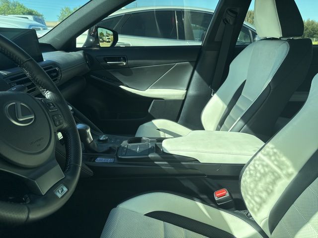 2023 LEXUS IS 500 F Sport Performance Premium photo 6