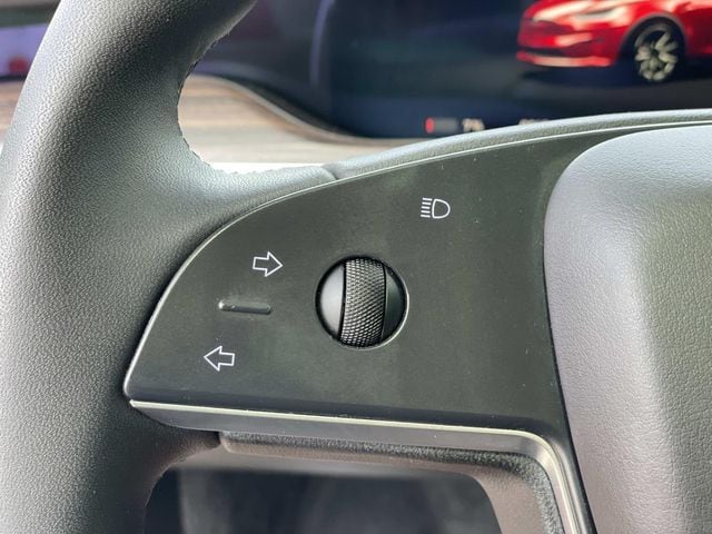 2022 Tesla Model X Base photo 3