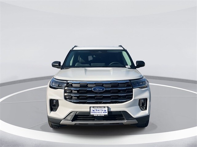 2026 Ford Explorer photo 2