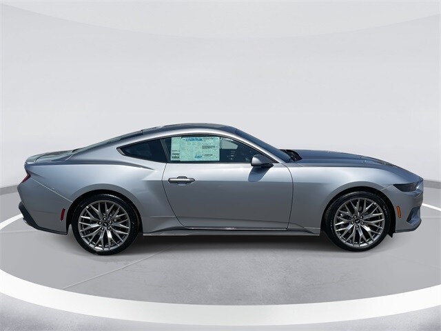 2025 Ford Mustang EcoBoost Premium photo 3