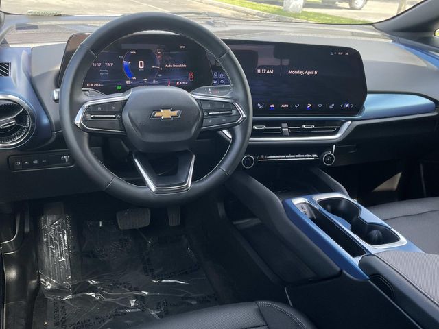 2025 Chevrolet Equinox EV LT photo 6