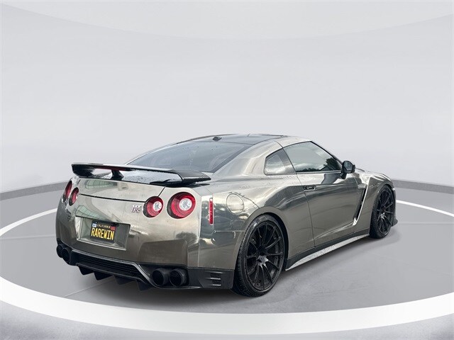 2010 Nissan GT-R Premium photo 4