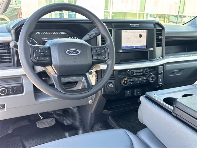 2025 Ford F-250 XL photo 4