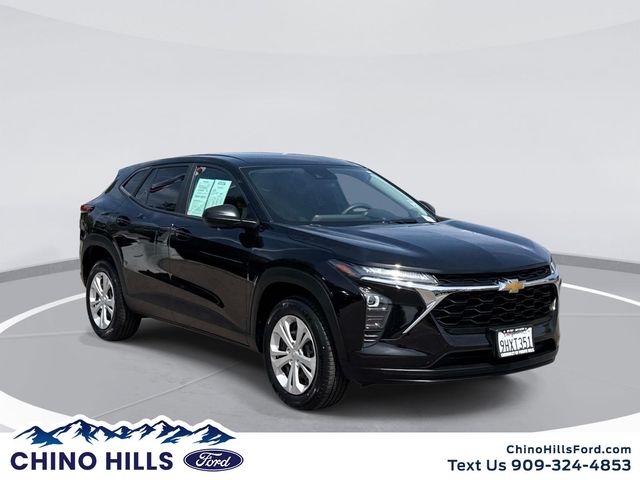 2024 Chevrolet Trax LS's photo