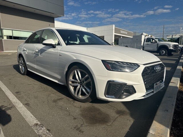 2023 Audi A4 45 S line Premium Plus photo 4