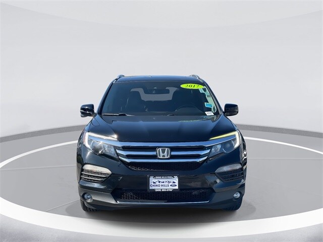 2017 Honda Pilot Touring photo 2