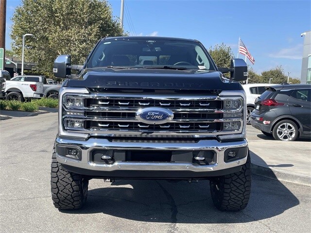 2024 Ford F-250 Lariat photo 2