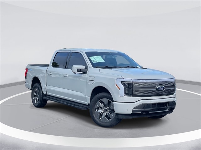2023 Ford F-150 Lightning Lariat's photo