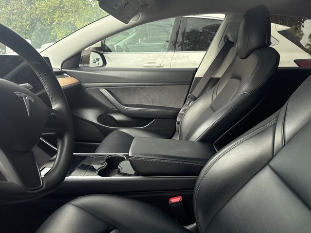 2020 Tesla Model 3 Standard Range Plus photo 6