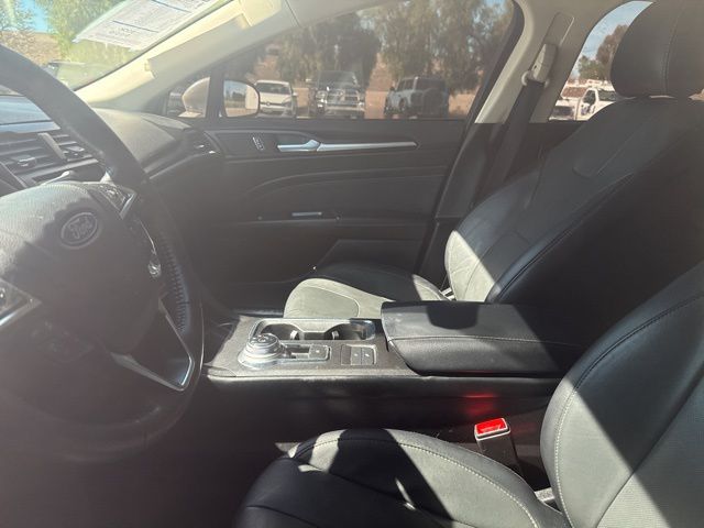 2019 Ford Fusion Energi Titanium photo 6