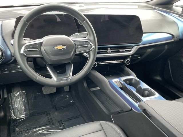 2025 Chevrolet Equinox EV LT photo 6
