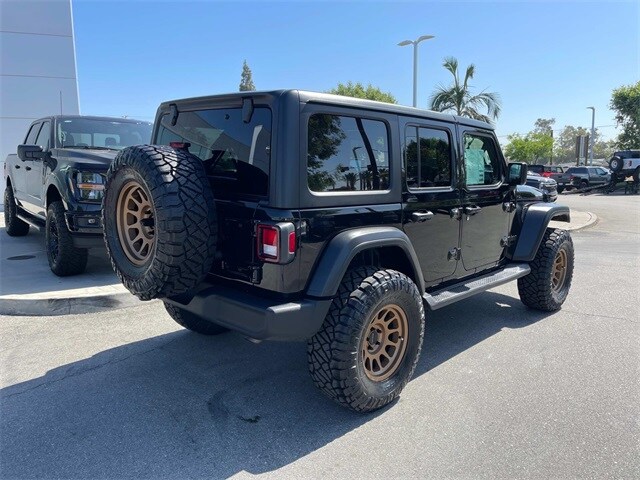 2023 Jeep Wrangler Sport S photo 4