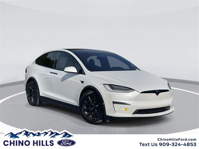 2022 Tesla Model X Long Range's photo