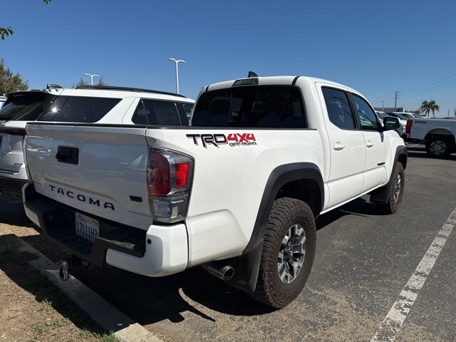 2021 Toyota Tacoma TRD Sport photo 3