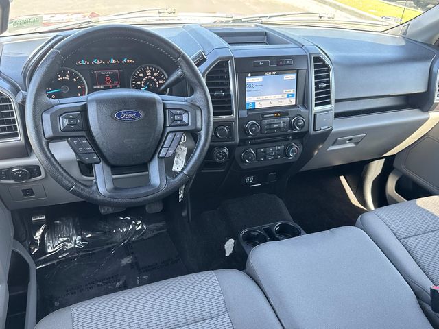 2016 Ford F-150 XLT photo 5