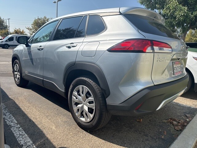 2023 Toyota Corolla Cross L photo 2