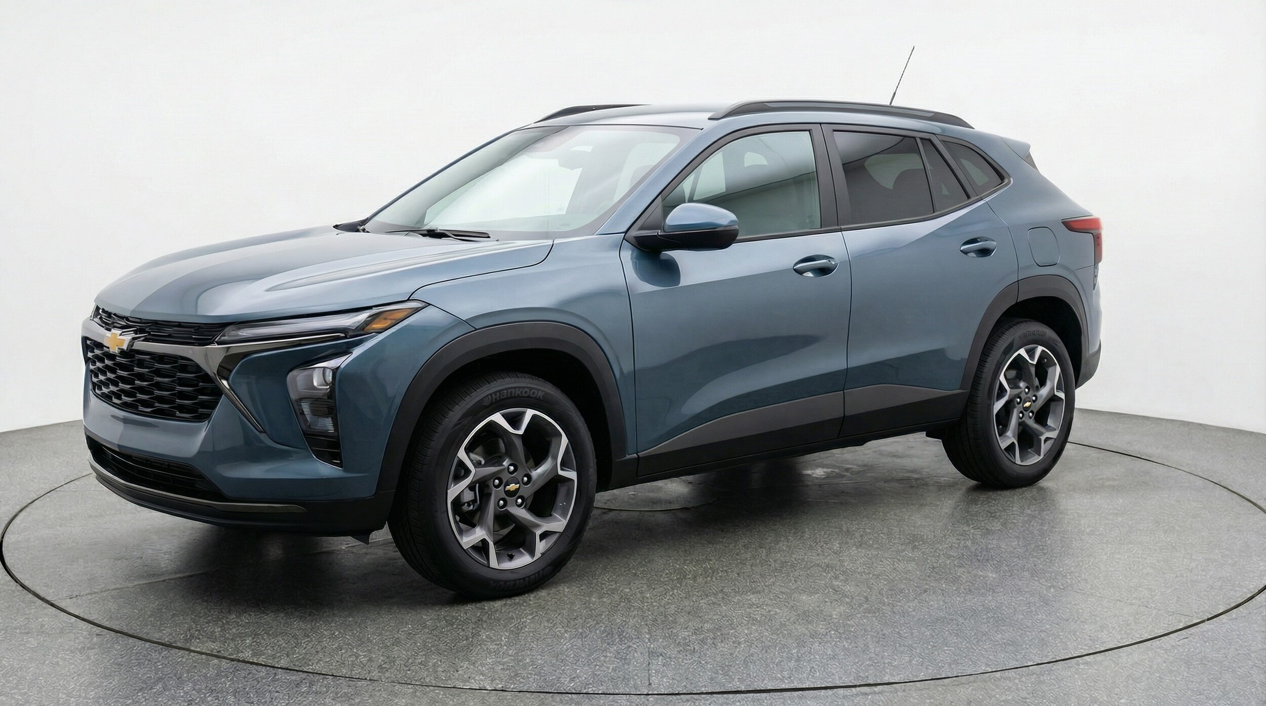 Thumbnail: 2025 Chevrolet Trax - 3