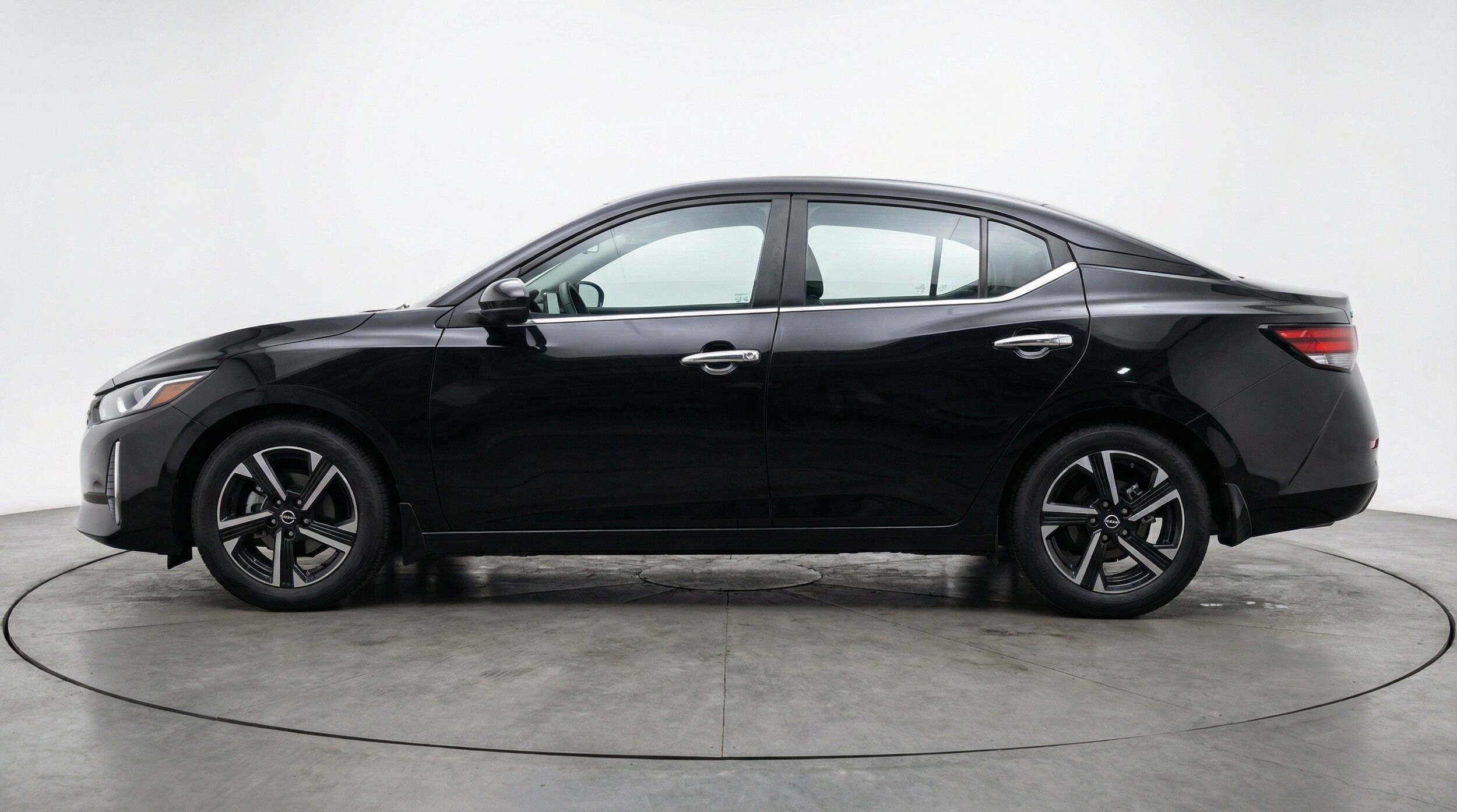 Thumbnail: 2025 Nissan Sentra - 5