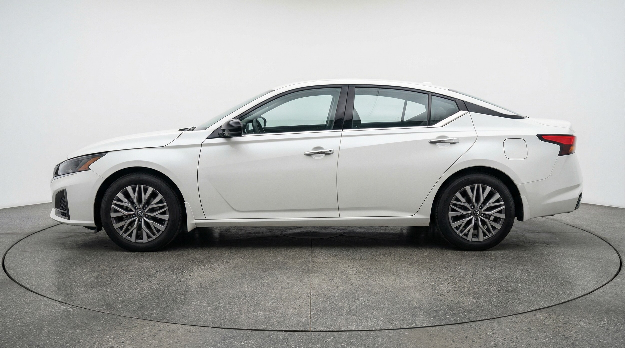 Thumbnail: 2025 Nissan Altima - 4