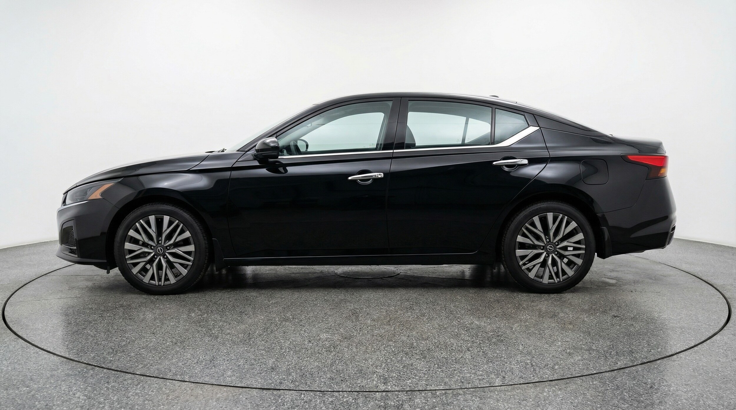 Thumbnail: 2025 Nissan Altima - 4