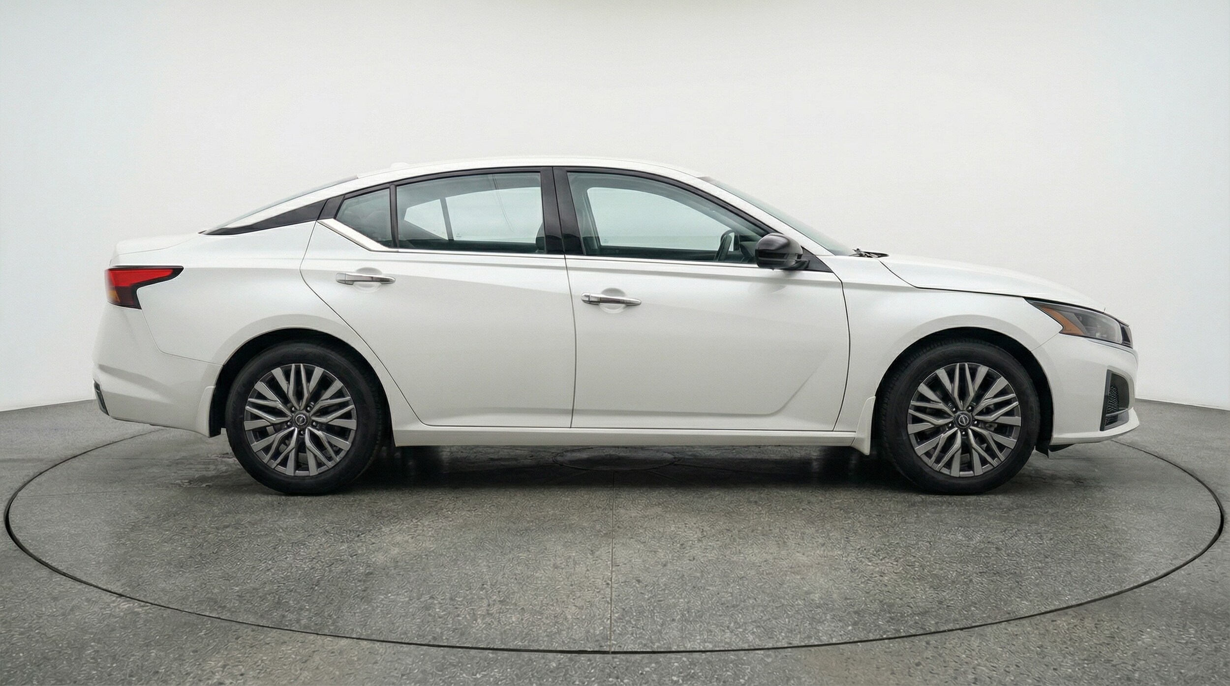 Thumbnail: 2025 Nissan Altima - 8