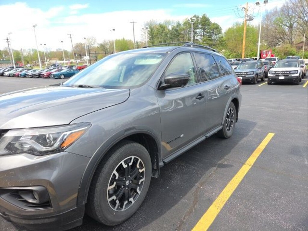 Used 2020 Nissan Pathfinder SL SUV